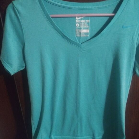 Nike dri fit tee  - Picture 1 of 6